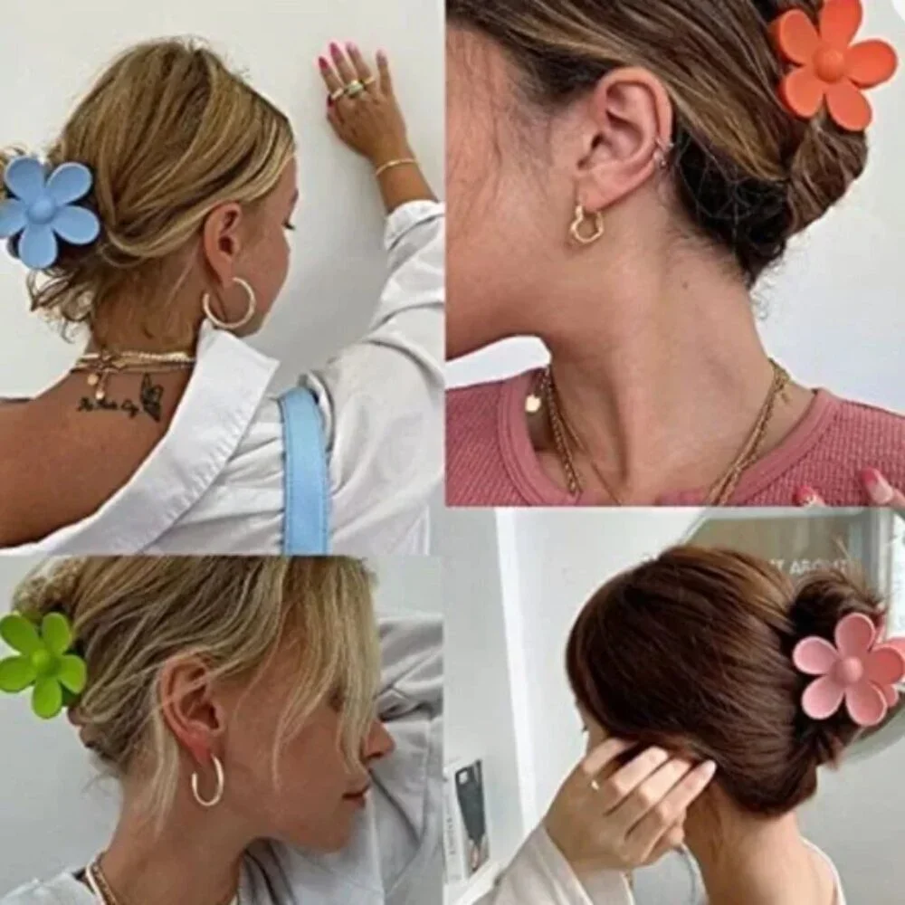 NWT Oversized Flower Power Blue Hair Claw Clip